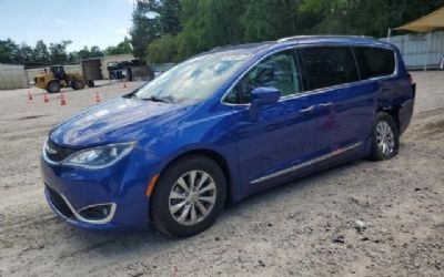 Photo of a 2018 Chrysler Pacifica Touring L for sale