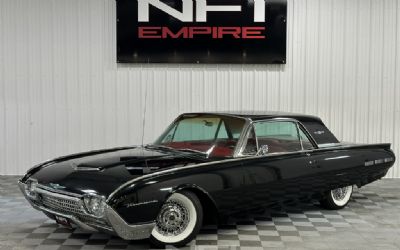 1962 Ford Thunderbird 
