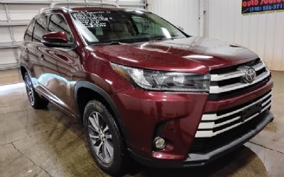Photo of a 2017 Toyota Highlander SE for sale