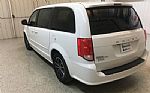 2016 Grand Caravan Thumbnail 3
