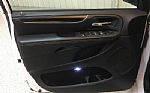 2016 Grand Caravan Thumbnail 9