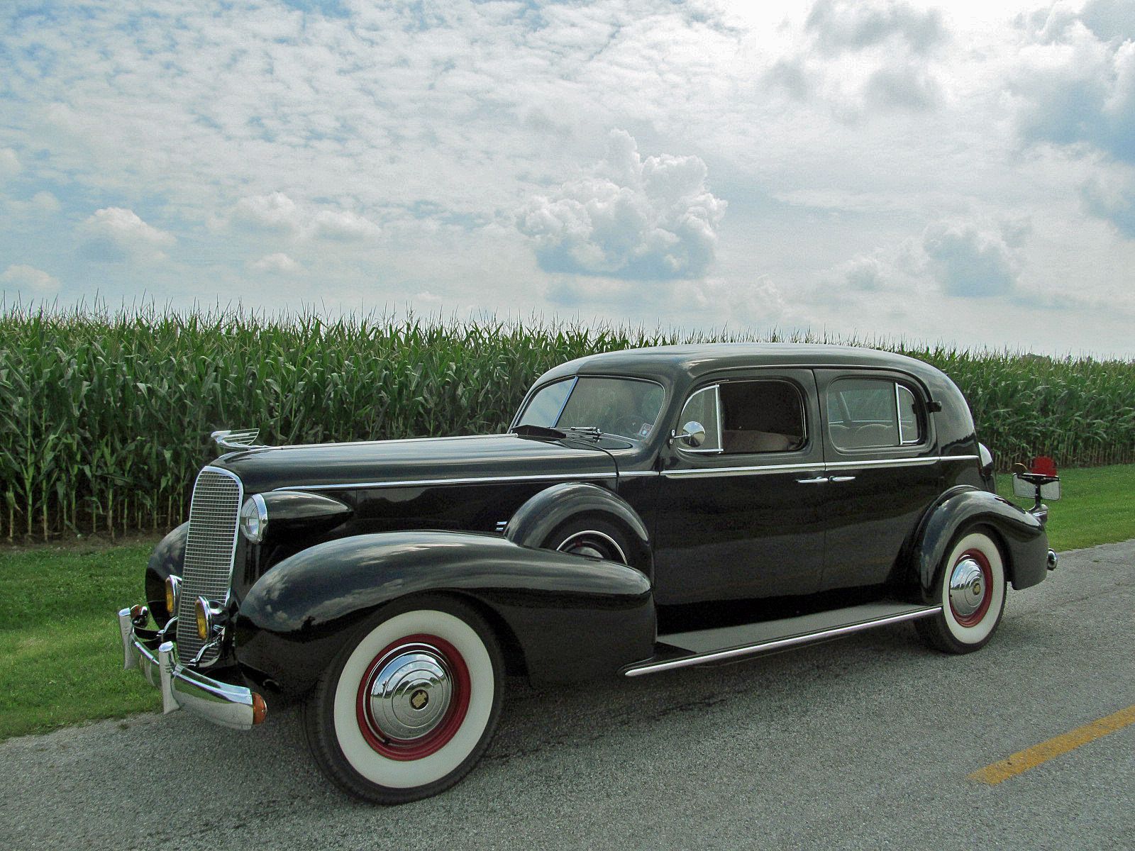 1937 Fleetwood Image