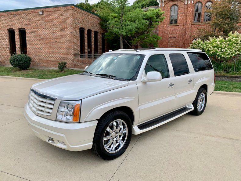 2004 Escalade Image