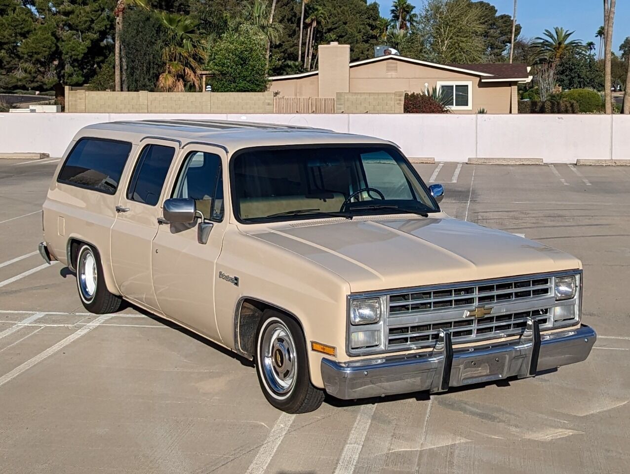 1985 Suburban Image