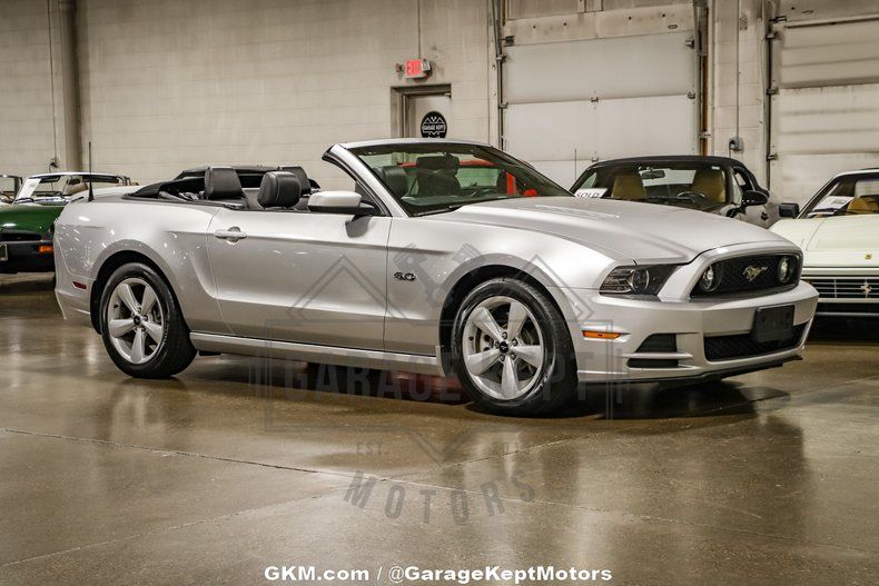 2014 Mustang GT Convertible Image