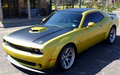 2020 Dodge Challenger R/T Widebody Scat Pack Gold Rush