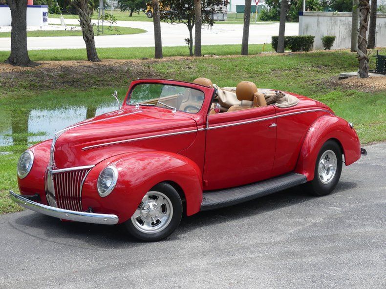 1939 Deluxe Convertible Image