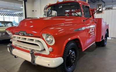 1957 Chevrolet Task Force 3800 TOW Truck