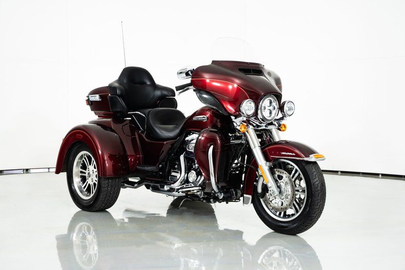 2017 Tri Glide Ultra Classic Image