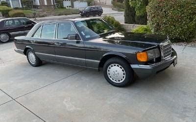 1990 Mercedes-Benz 560 SEL 