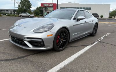 2017 Porsche Panamera 
