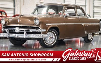 1954 Ford Crestline 