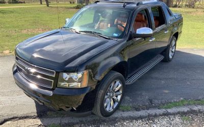 2013 Chevrolet Avalanche LTZ Black Diamond 4X2 4DR Crew Cab Pickup