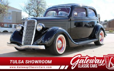 1935 Ford Tudor 