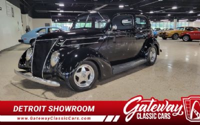 1937 Ford Sedan 